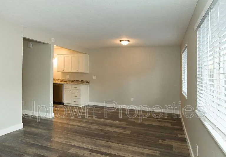 2602 NE Lombard St — Photo 3