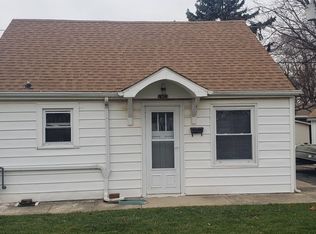 1903 Nicholson St, Crest Hill, IL 60403