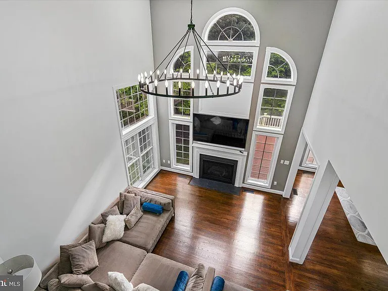 743 Seneca Dr — Photo 5