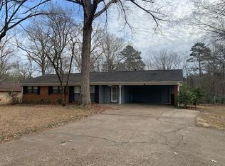 16600 E John C Stennis Dr, Louisville, MS 39339