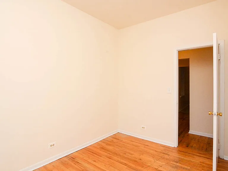 2319 N Kedzie Blvd #F2 — Photo 14