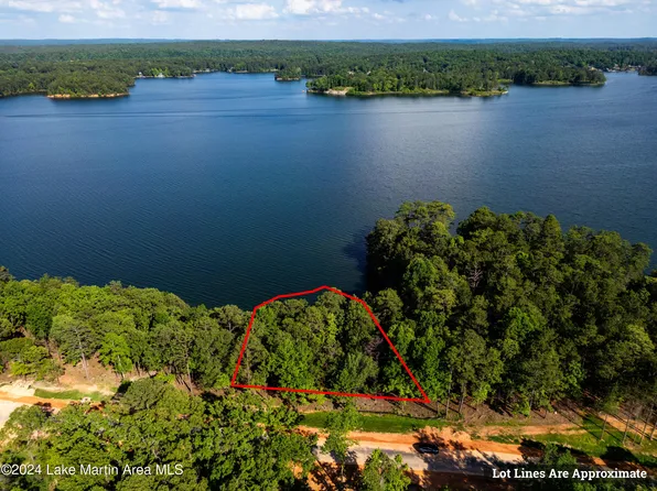 104 Heritage Point N, Alexander City, AL 35010