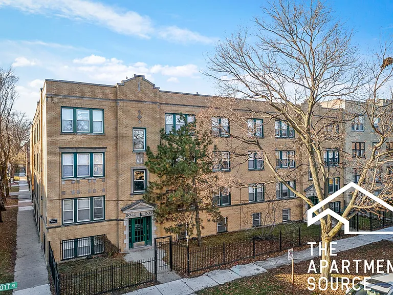 1908 W Winnemac Ave #2 — Photo 7