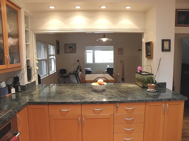 3 bed, 2480 sqft, $6,150 — Photo 3