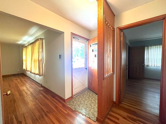 3rd image of 306 S Orchard Dr