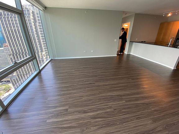 5th image of 215 E Grand Ave #1710