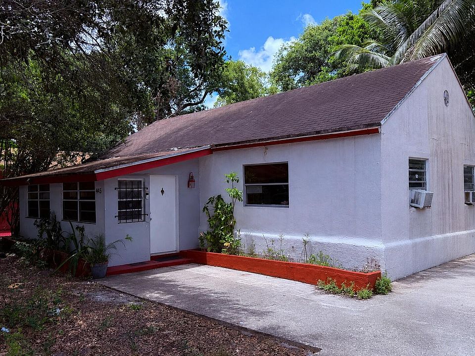 1st image of 445 NE 163RD Street