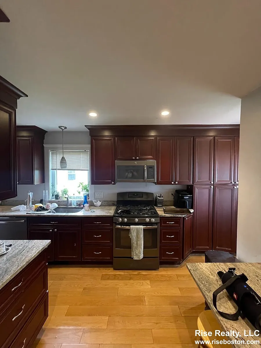 Building Photo - 43 Glenmont Rd #2E