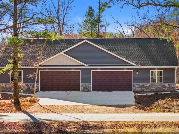 W6513 Woodhaven Cir, Wautoma, WI 54982
