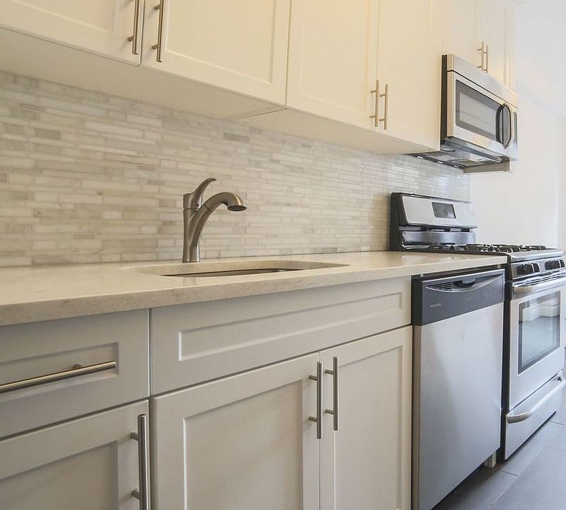 1st image of 900 W End Ave #2I