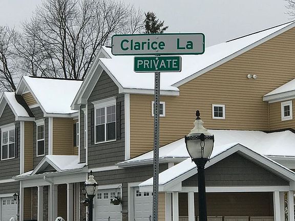 4th image of 5 Clarice Ln