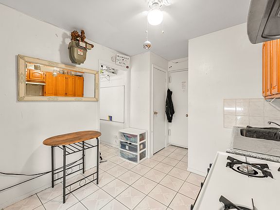4th image of 124 Mott St APT 36