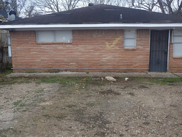 8410 Brandon St — Photo 11