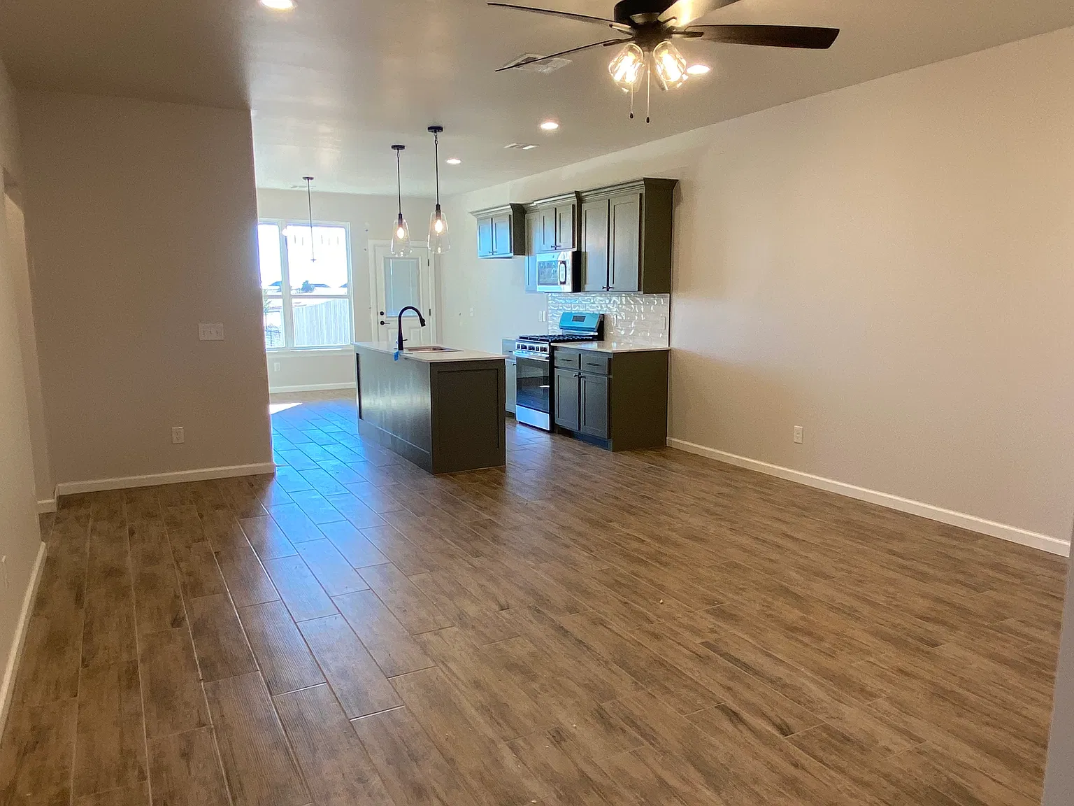 3 bed, 1438 sqft, $1,500 — Photo 3