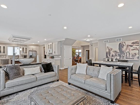 5th image of 10067 S 86th Ct