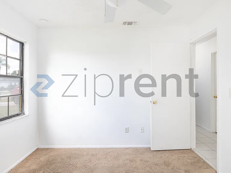 2251 SE Rainier Rd — Photo 9