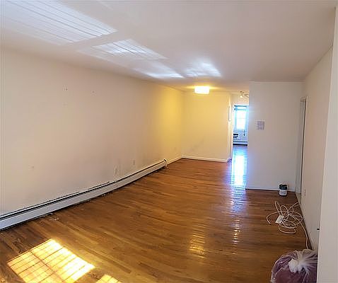 1st image of 2093 Cedar Ave #1