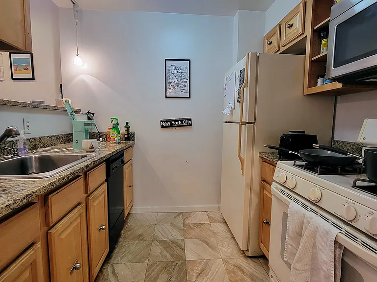 1630 Madison Ave #4B — Photo 3