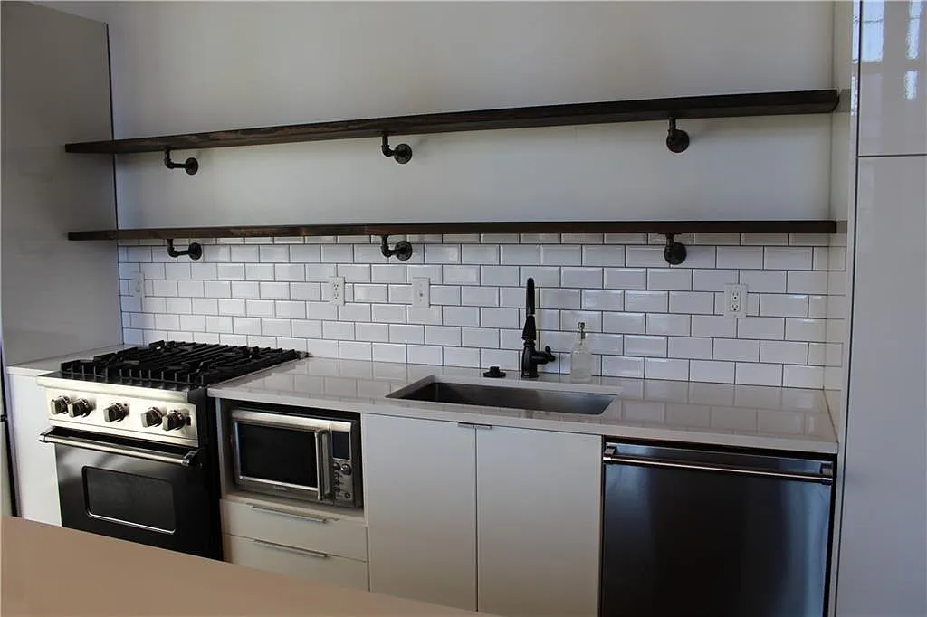 Building Photo - 170 Boulevard SE #306H