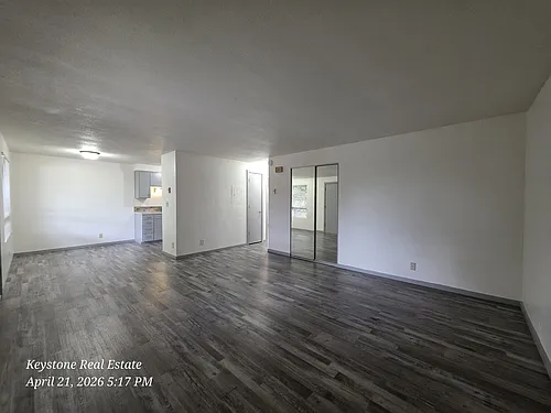 2785 Oak St Photo 1