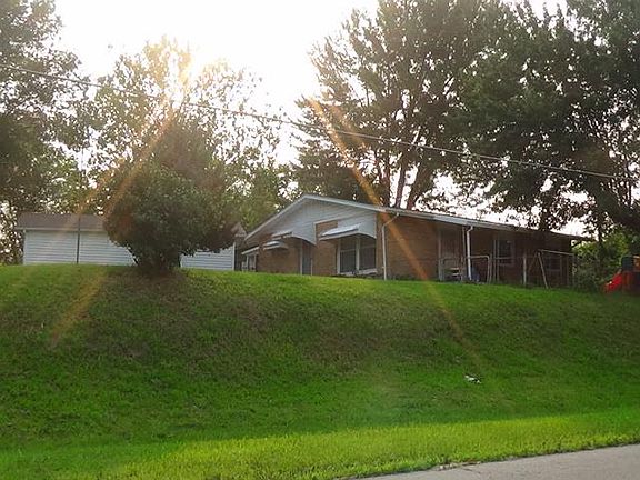 3rd image of 800 Marilynn Ave