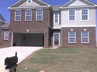 100 Fawn Ridge Ct, Mount Holly, NC 28120