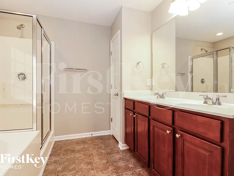 426 Village Park Dr — Photo 10