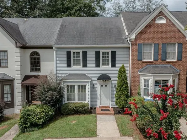 595 Harcourt Pl SE, Marietta, GA 30067