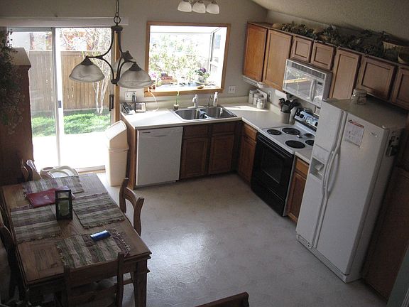 Large Eat In Kitchen