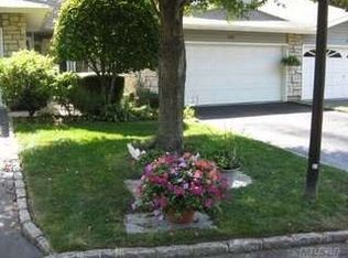 108 Colony Dr, Holbrook, NY 11741
