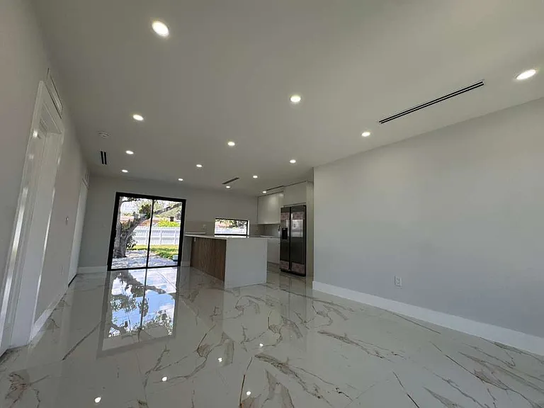 2251 NW 193rd Ter — Photo 16