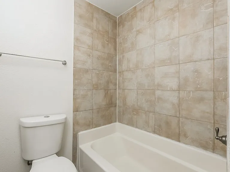 7026 S 41st Pl — Photo 13
