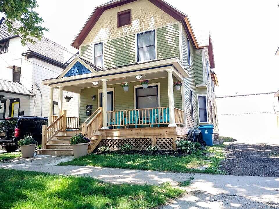 1st image of 128 W Dutton St