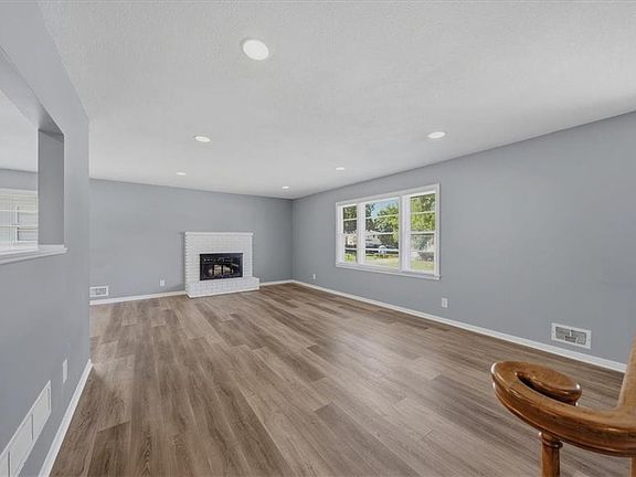 2nd image of 3017 S Hall Rd