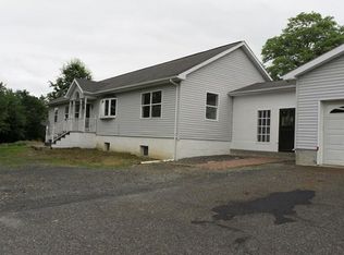 3 Crossing Ct, Campbell Hall, NY 10916