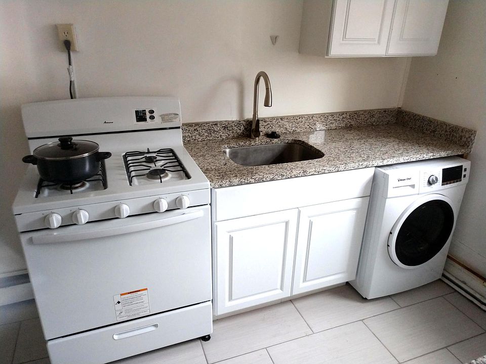 1st image of 854 High St #E