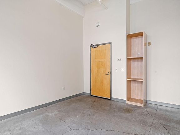 4th image of 700 Washington Ave N Unit 613