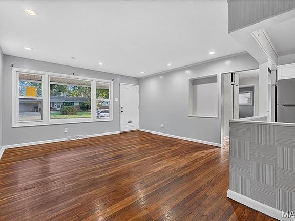 5th image of 2212 Collett Dr