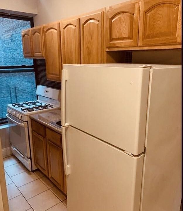1st image of 534 W 47th St APT 3W