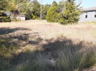 457 Admiral Dr, Mabank, TX 75156