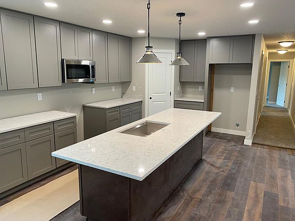 2nd image of 6 Langer Cir