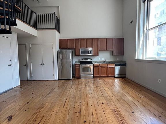 2nd image of 1200 Walnut St APT 205