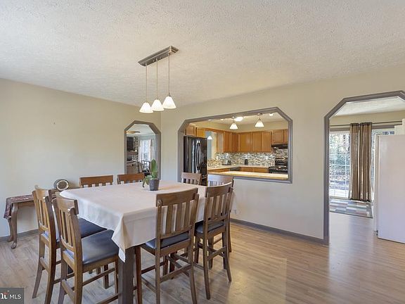 3rd image of 29911 Skyview Dr