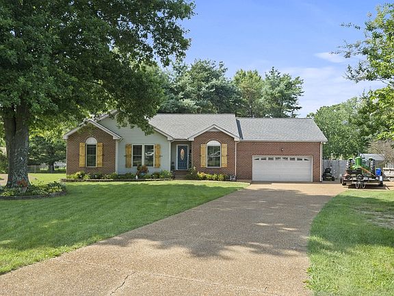 4th image of 104 Northwoods Ct