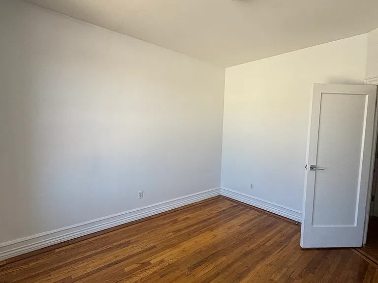 1913 Stillwell Ave #2 — Photo 12