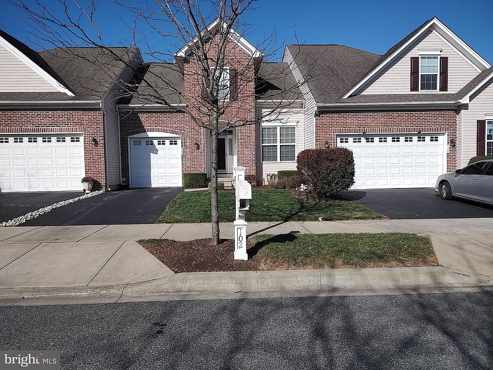 1st image of 102 Gazebo Ln