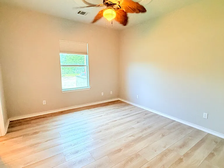412 Shayla Ln — Photo 29