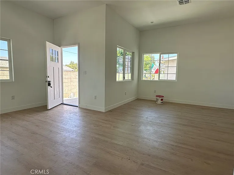 315 N Maxine St — Photo 11