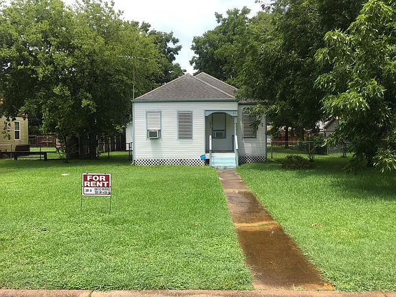 2nd image of 410 12th Ave N