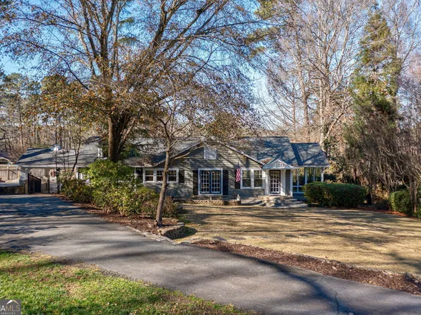 2579 W Fontainebleau Ct, Dunwoody, GA 30360